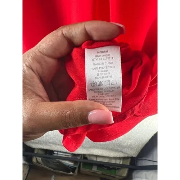 Norah Womens‎ Tops Size M Red Chiffon V-Neck Tank - Picture 6 of 7